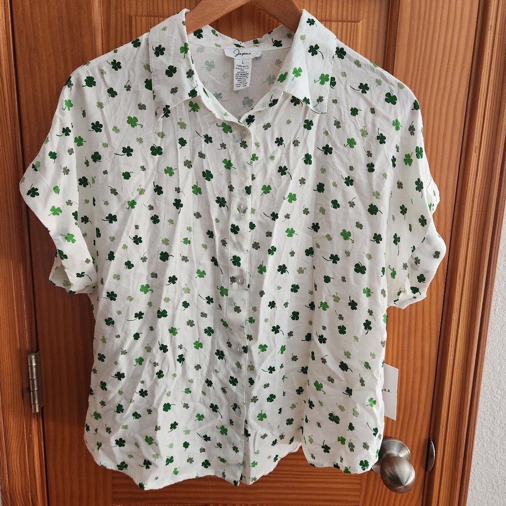 NWT- White & Green Clover Shamrock Cropped Shirt By Japna Large